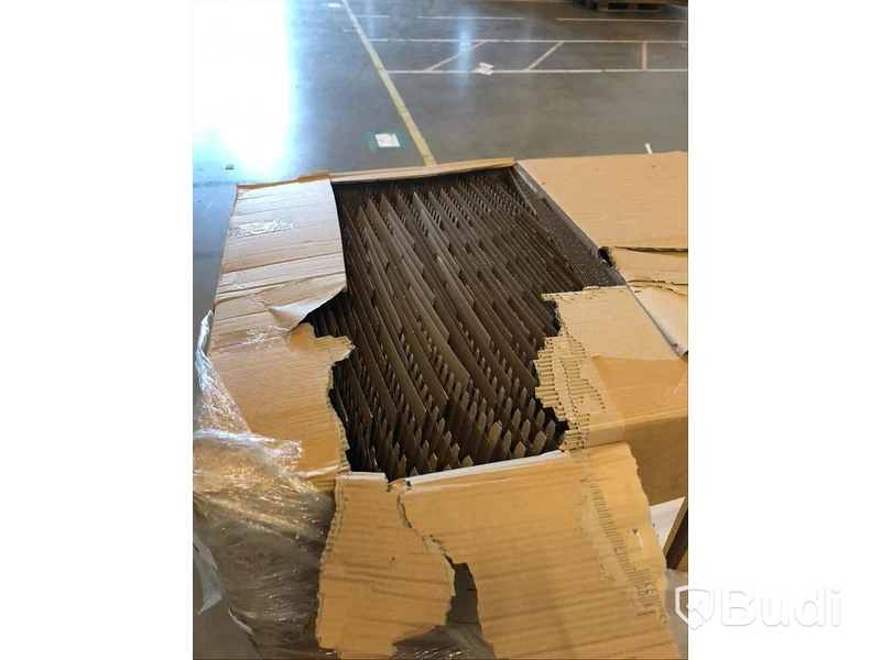 5 lådor med “60 cell shipper” i papp